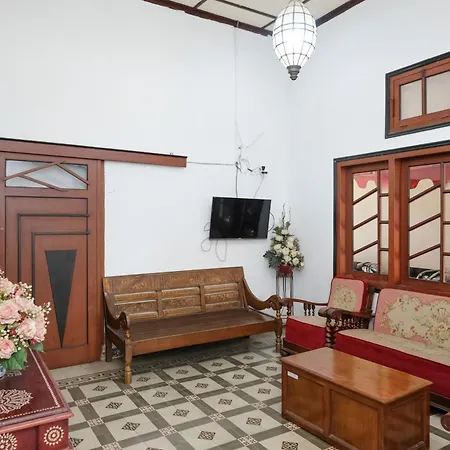 Urbanview Hotel Griya Surya Malang-2