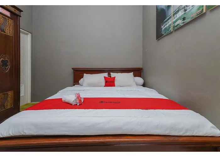 OYO 90061 Melati House Syariah Hotel Malang